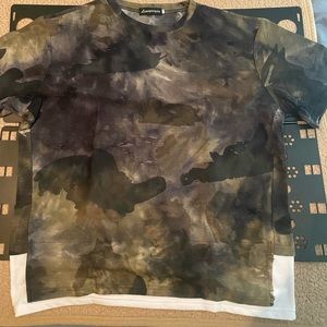 Camo short sleeve layered shirt! Size XL!!